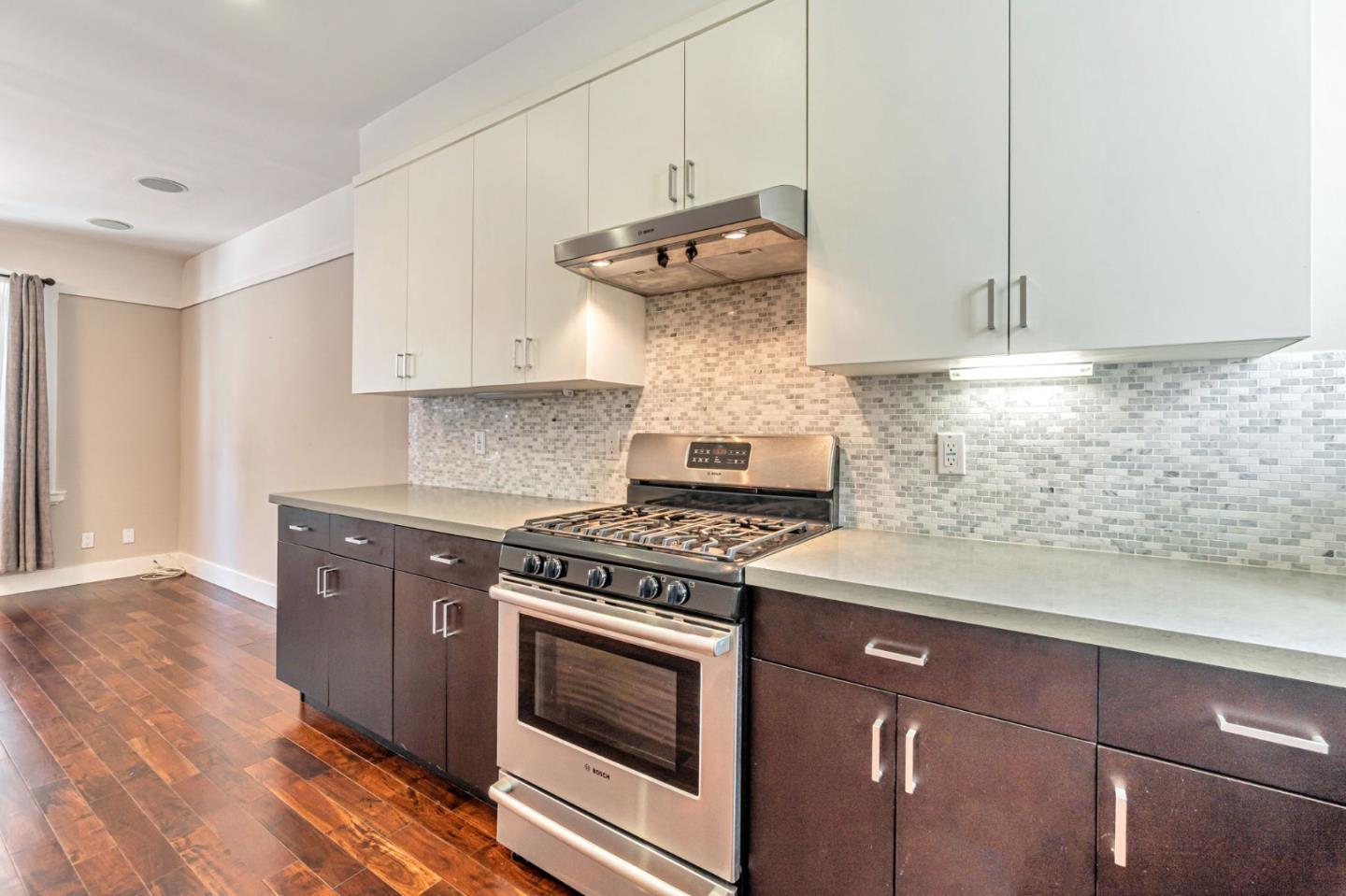 Detail Gallery Image 12 of 39 For 1725 Hyde St #1,  San Francisco,  CA 94109 - 2 Beds | 2 Baths