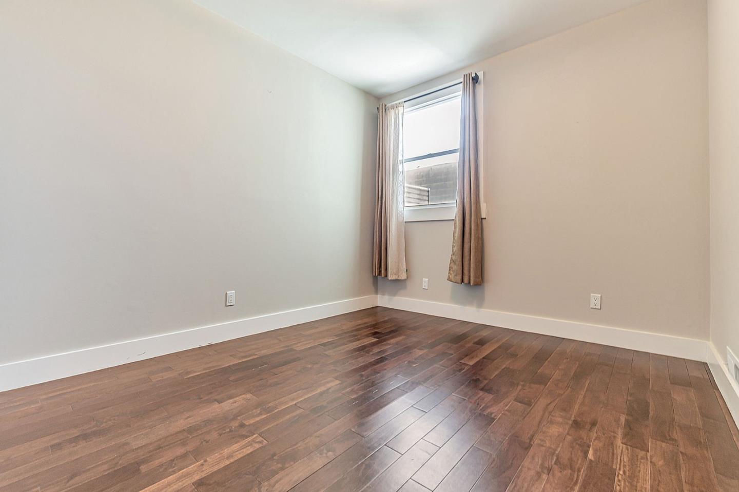 Detail Gallery Image 18 of 39 For 1725 Hyde St #1,  San Francisco,  CA 94109 - 2 Beds | 2 Baths