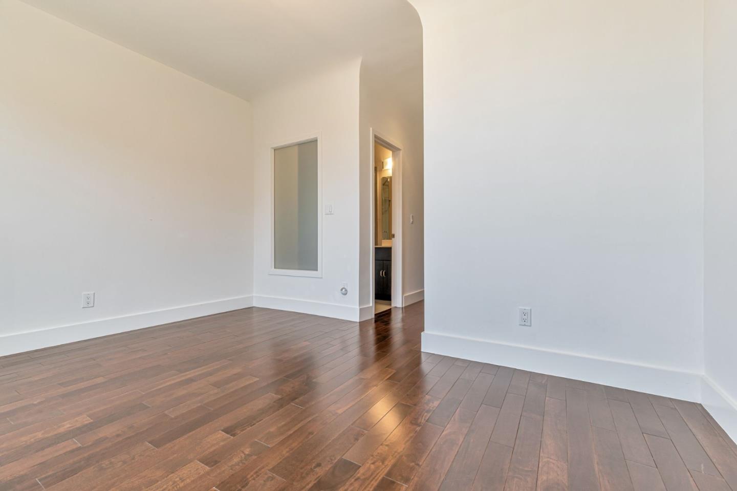 Detail Gallery Image 22 of 39 For 1725 Hyde St #1,  San Francisco,  CA 94109 - 2 Beds | 2 Baths