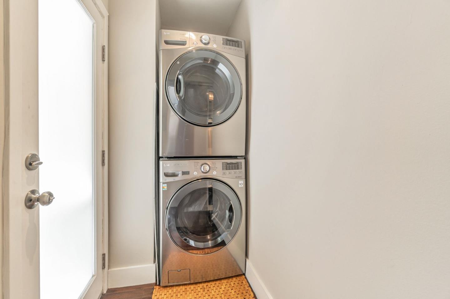 Detail Gallery Image 25 of 39 For 1725 Hyde St #1,  San Francisco,  CA 94109 - 2 Beds | 2 Baths