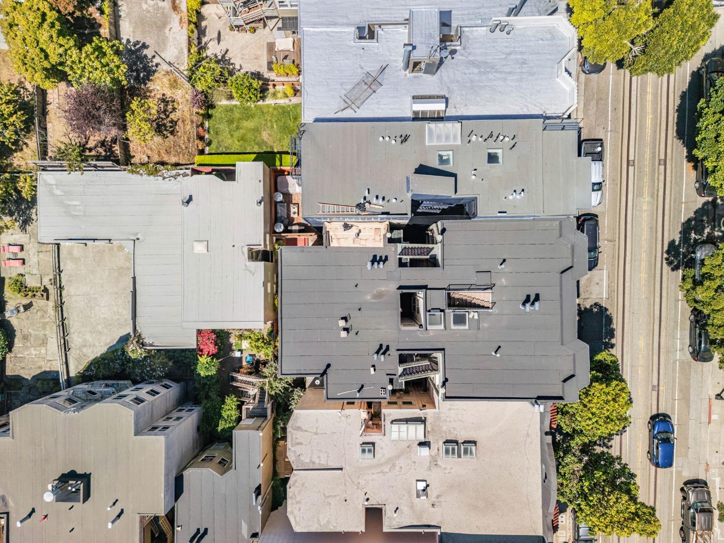 Detail Gallery Image 31 of 39 For 1725 Hyde St #1,  San Francisco,  CA 94109 - 2 Beds | 2 Baths