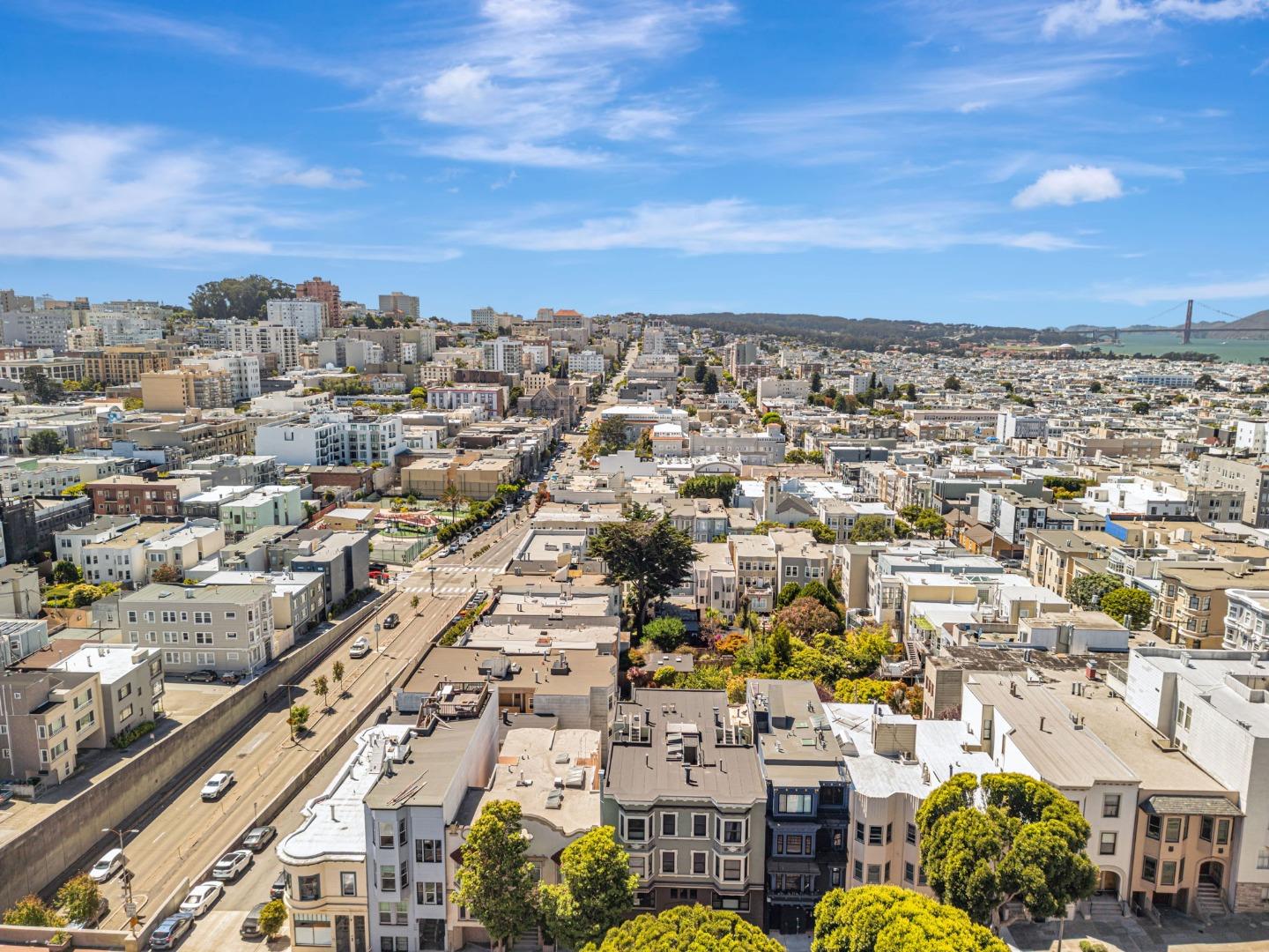 Detail Gallery Image 36 of 39 For 1725 Hyde St #1,  San Francisco,  CA 94109 - 2 Beds | 2 Baths