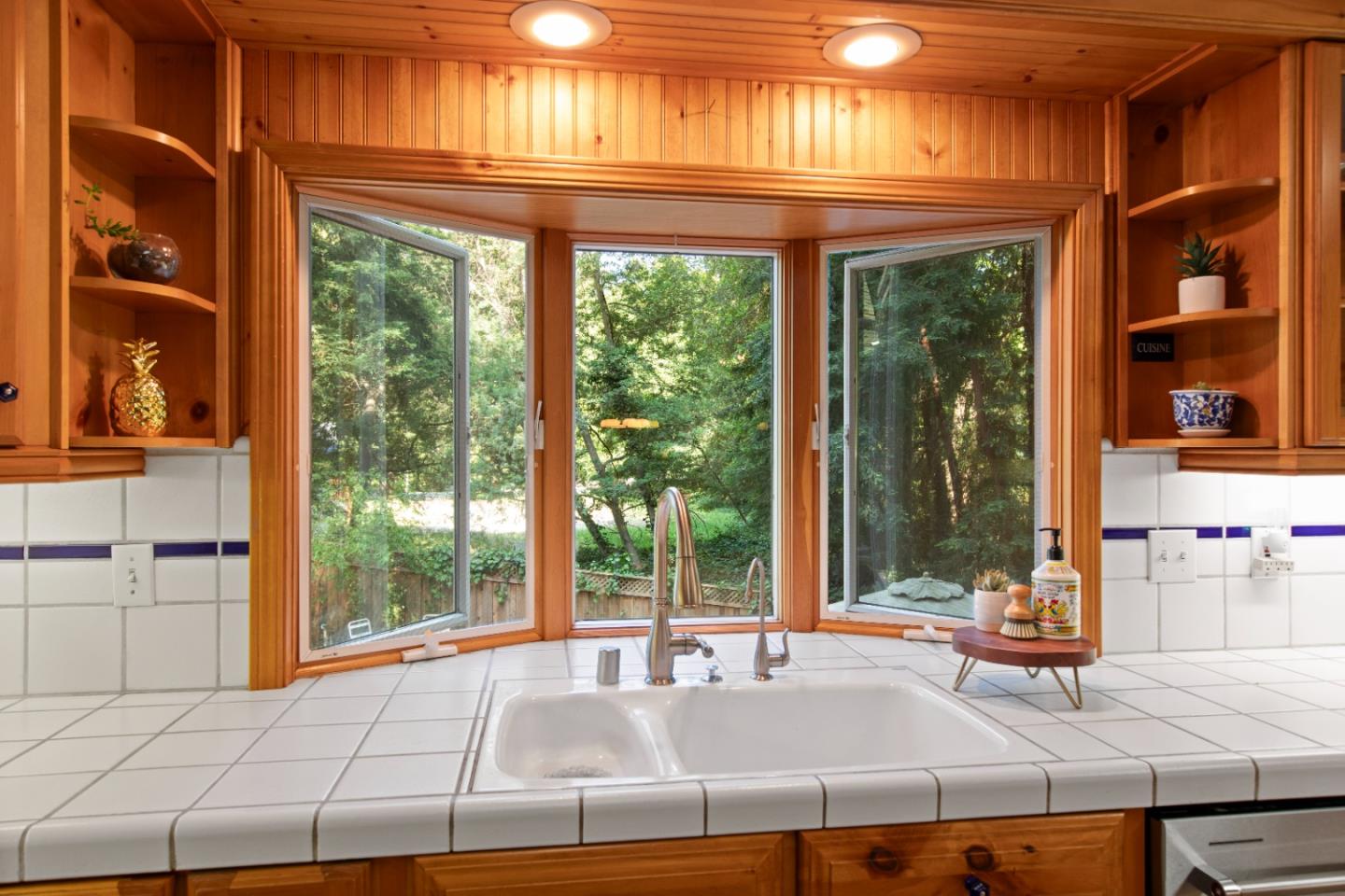 Detail Gallery Image 17 of 56 For 13395 W Park Ave, Boulder Creek,  CA 95006 - 6 Beds | 4 Baths
