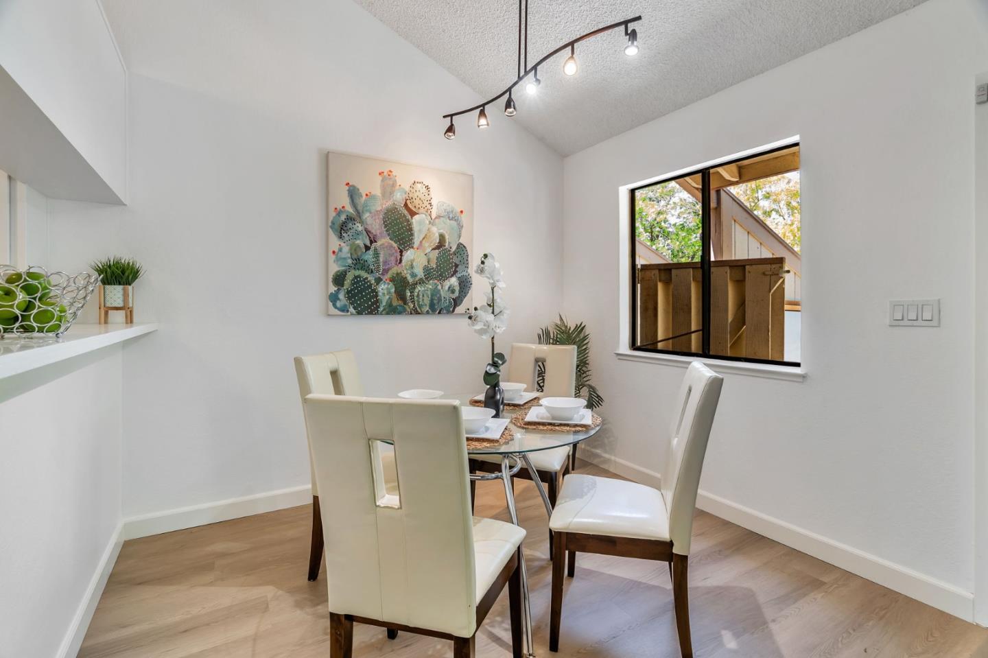 Detail Gallery Image 11 of 28 For 1247 Coyote Creek Pl, San Jose,  CA 95116 - 2 Beds | 2 Baths