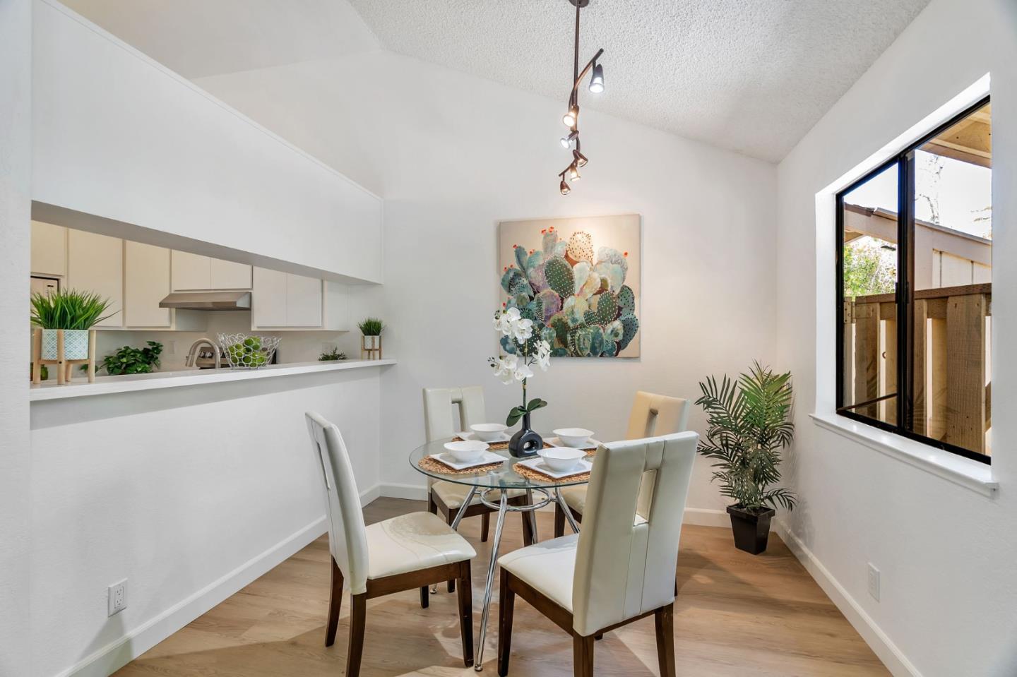Detail Gallery Image 12 of 28 For 1247 Coyote Creek Pl, San Jose,  CA 95116 - 2 Beds | 2 Baths