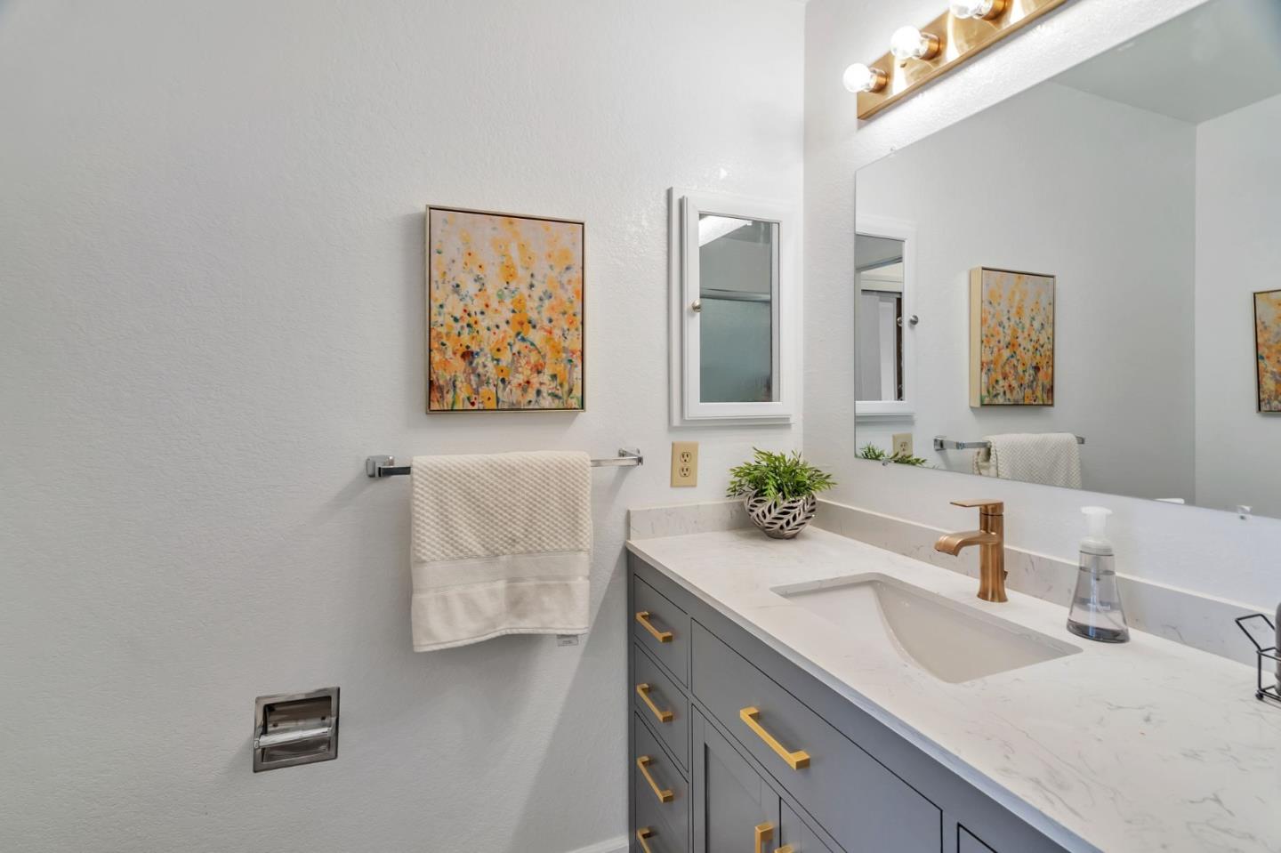 Detail Gallery Image 20 of 28 For 1247 Coyote Creek Pl, San Jose,  CA 95116 - 2 Beds | 2 Baths