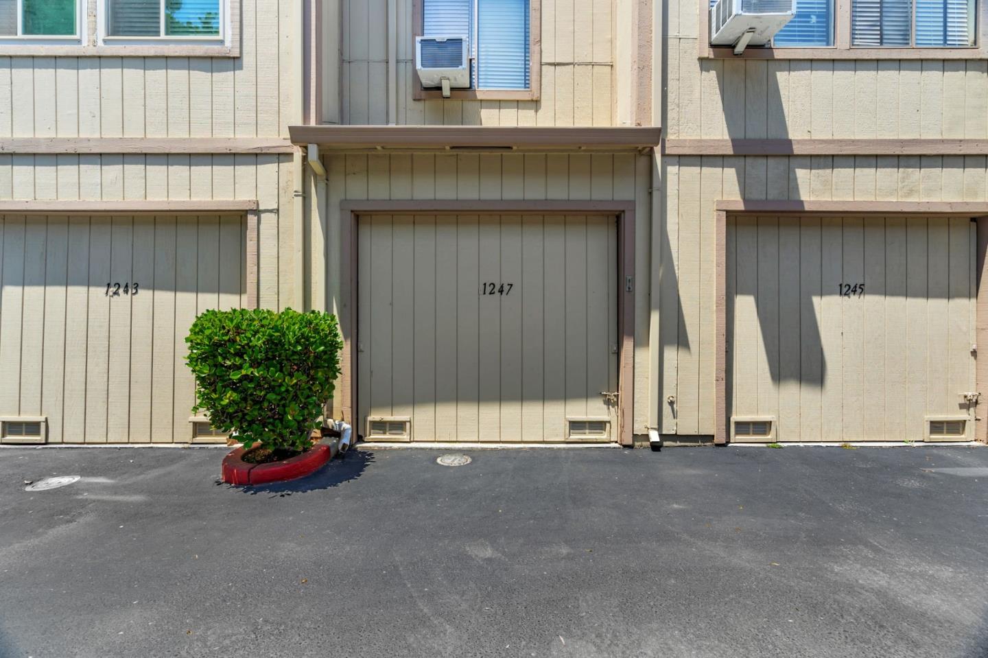 Detail Gallery Image 24 of 28 For 1247 Coyote Creek Pl, San Jose,  CA 95116 - 2 Beds | 2 Baths