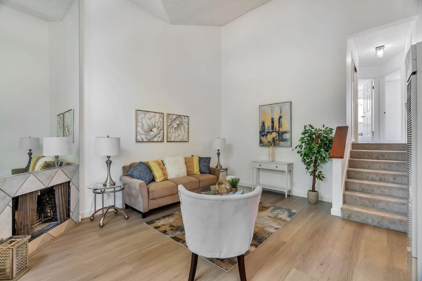 Detail Gallery Image 3 of 28 For 1247 Coyote Creek Pl, San Jose,  CA 95116 - 2 Beds | 2 Baths