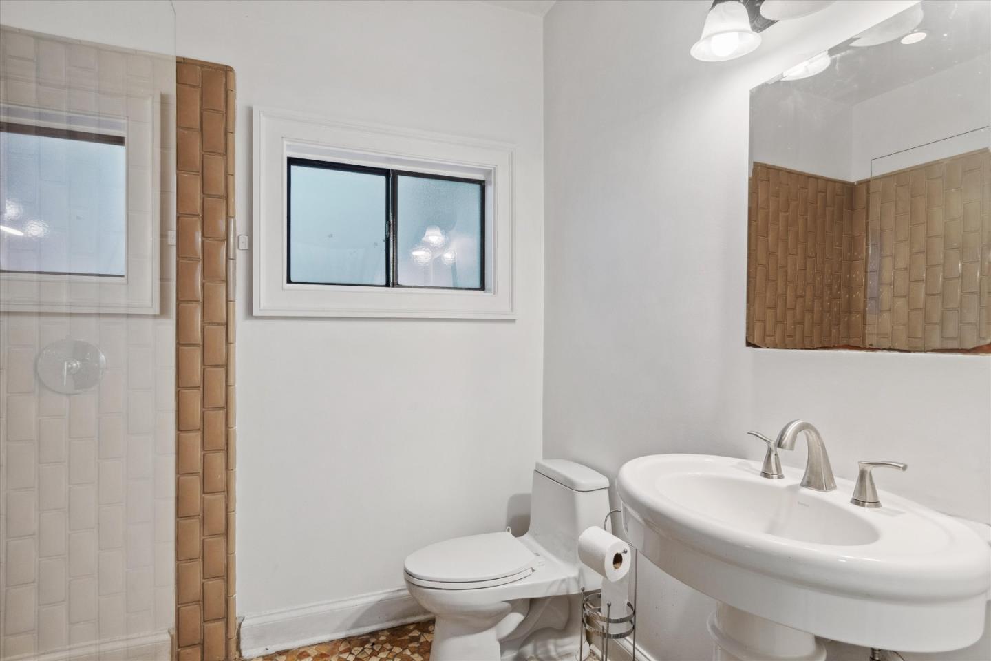 Detail Gallery Image 11 of 32 For 1319 S Van Ness Ave, San Francisco,  CA 94110 - – Beds | – Baths