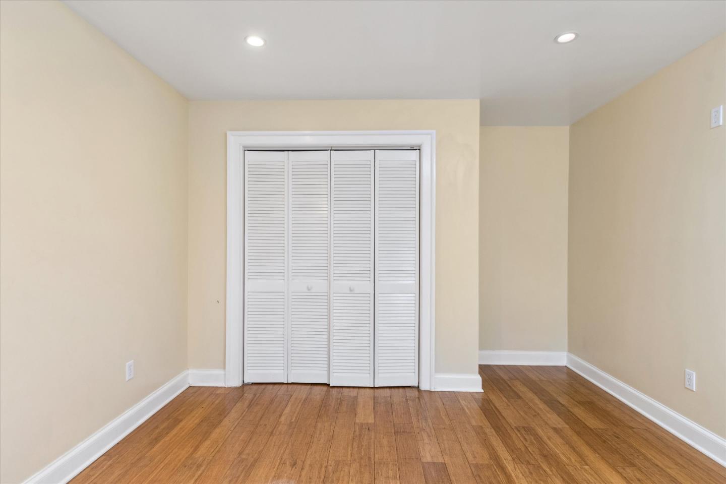 Detail Gallery Image 12 of 32 For 1319 S Van Ness Ave, San Francisco,  CA 94110 - – Beds | – Baths