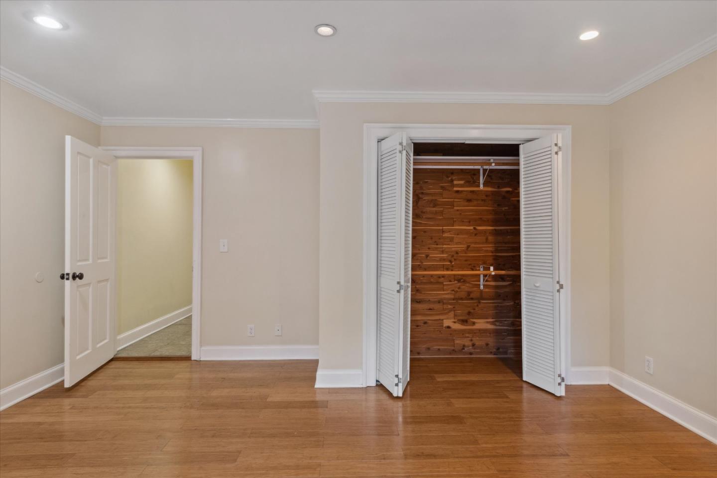 Detail Gallery Image 14 of 32 For 1319 S Van Ness Ave, San Francisco,  CA 94110 - – Beds | – Baths