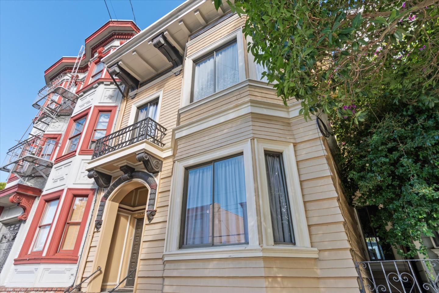 Detail Gallery Image 2 of 32 For 1319 S Van Ness Ave, San Francisco,  CA 94110 - – Beds | – Baths
