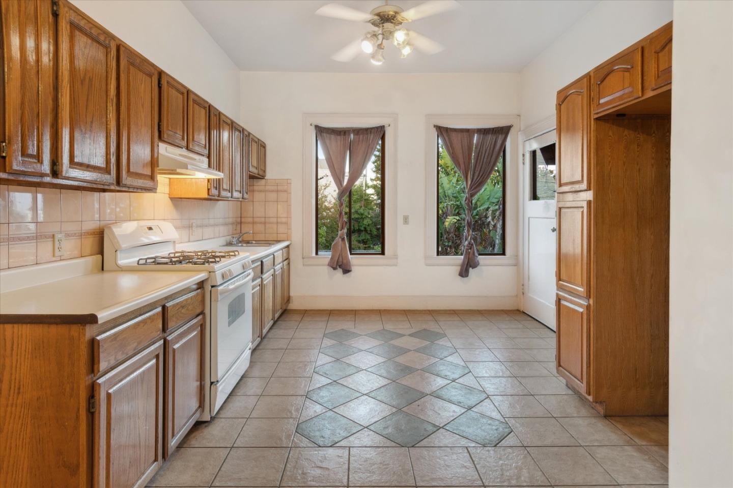 Detail Gallery Image 23 of 32 For 1319 S Van Ness Ave, San Francisco,  CA 94110 - – Beds | – Baths