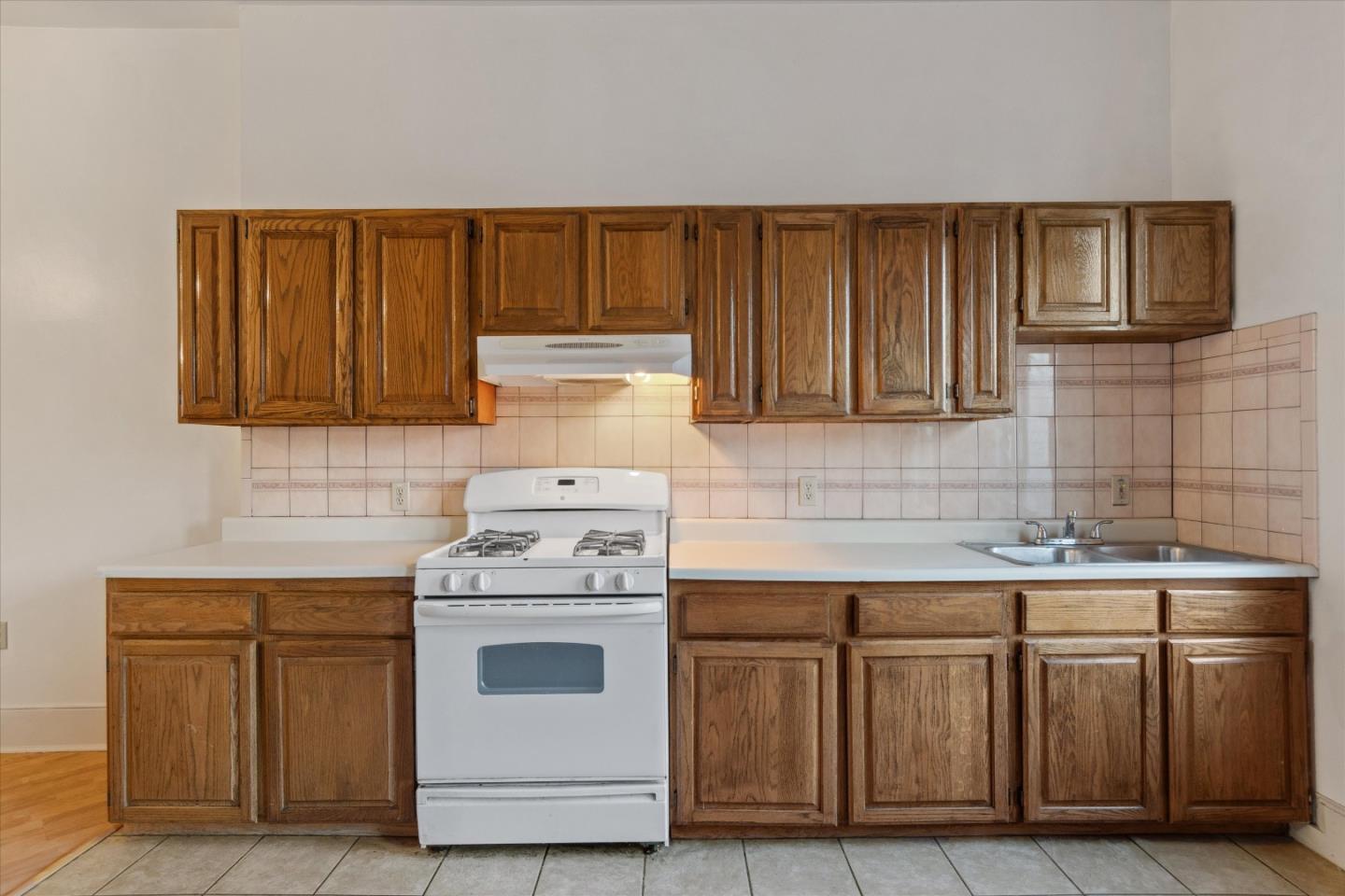 Detail Gallery Image 24 of 32 For 1319 S Van Ness Ave, San Francisco,  CA 94110 - – Beds | – Baths