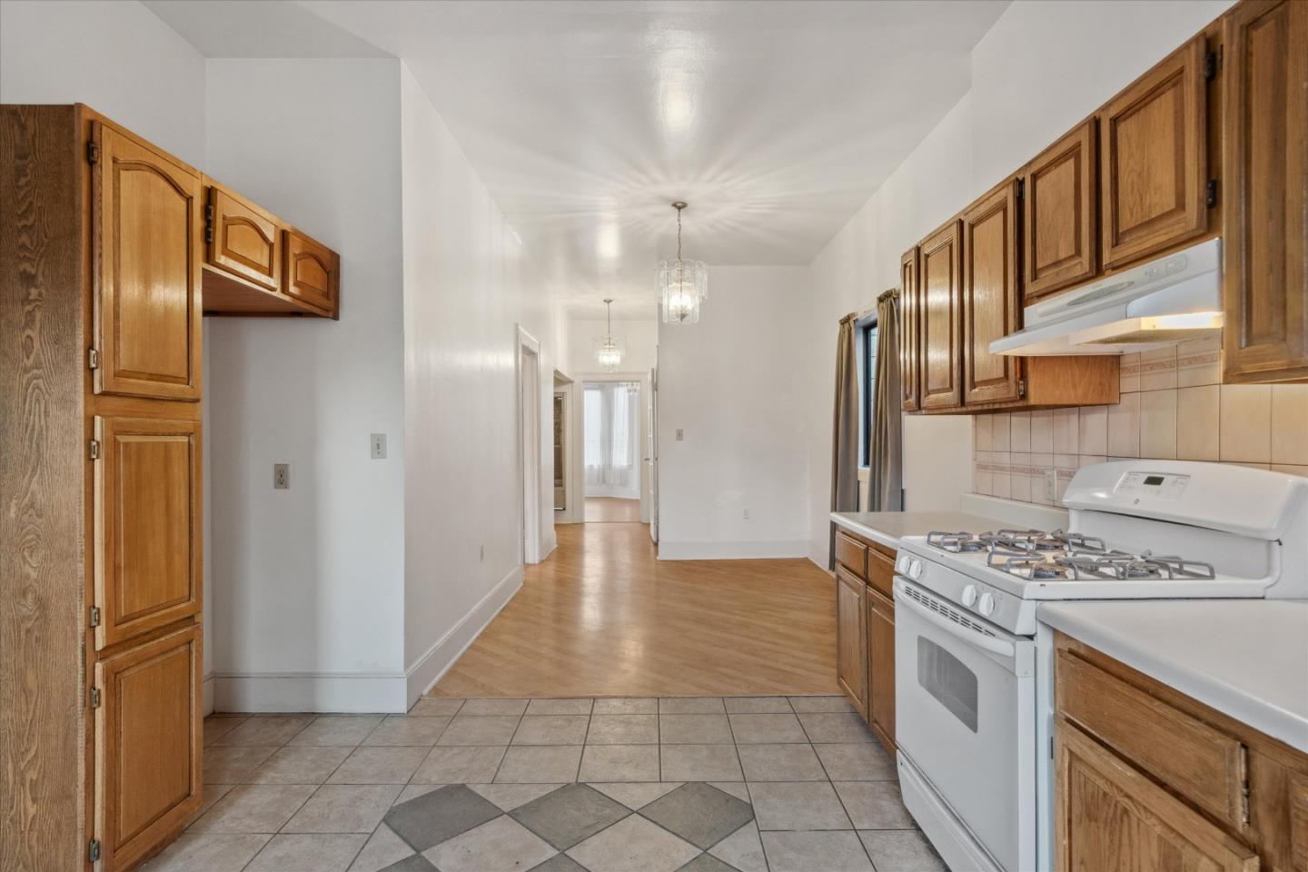 Detail Gallery Image 25 of 32 For 1319 S Van Ness Ave, San Francisco,  CA 94110 - – Beds | – Baths
