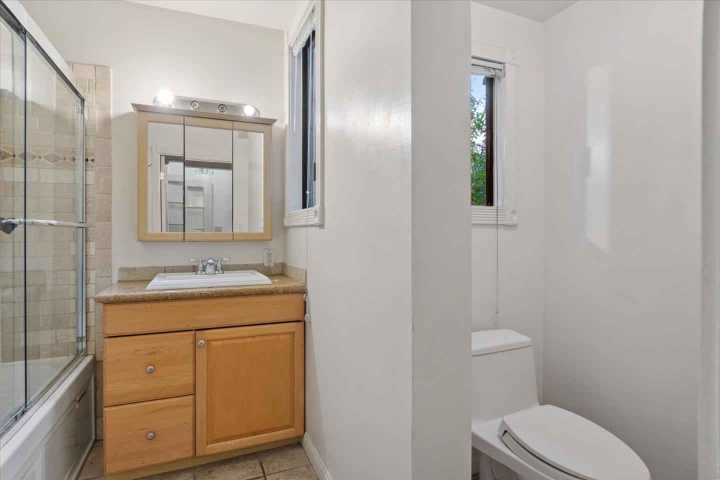Detail Gallery Image 27 of 32 For 1319 S Van Ness Ave, San Francisco,  CA 94110 - – Beds | – Baths