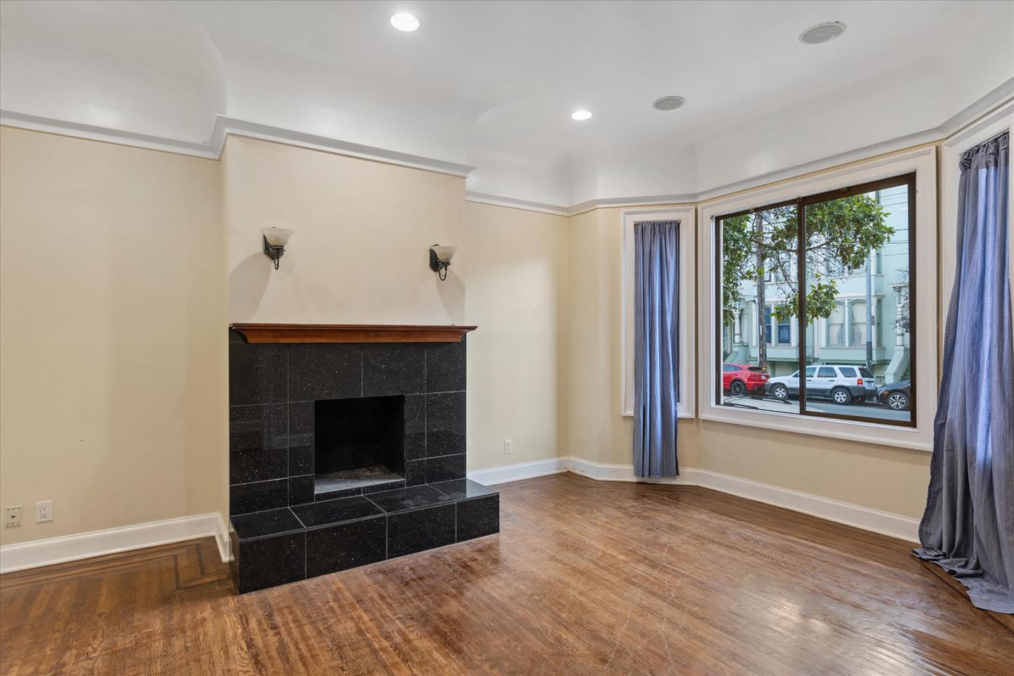 Detail Gallery Image 4 of 32 For 1319 S Van Ness Ave, San Francisco,  CA 94110 - – Beds | – Baths