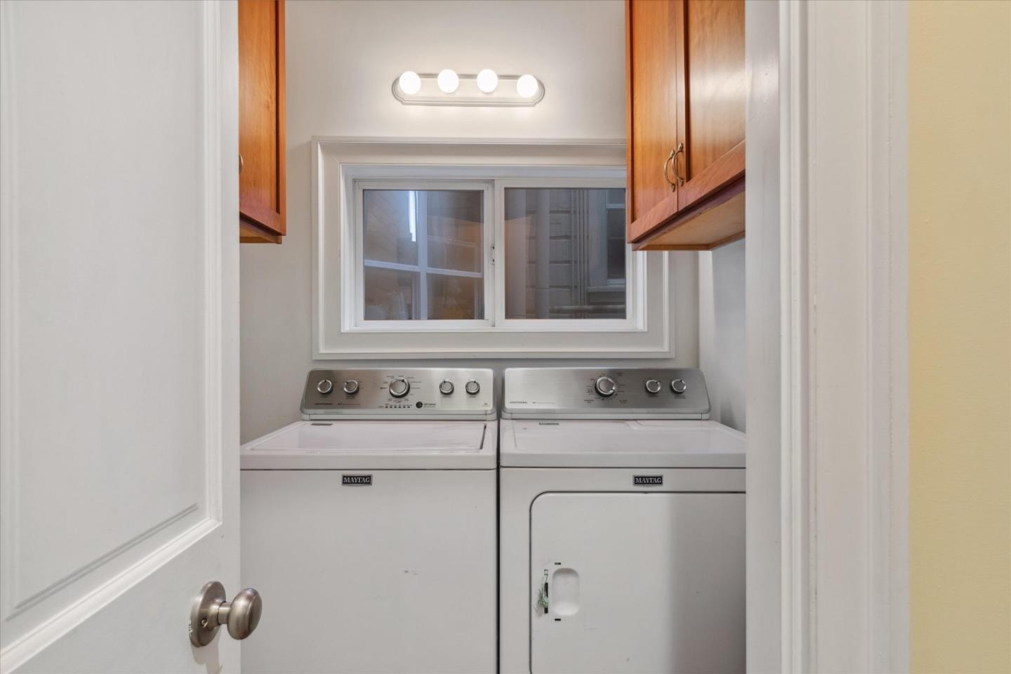 Detail Gallery Image 5 of 32 For 1319 S Van Ness Ave, San Francisco,  CA 94110 - – Beds | – Baths