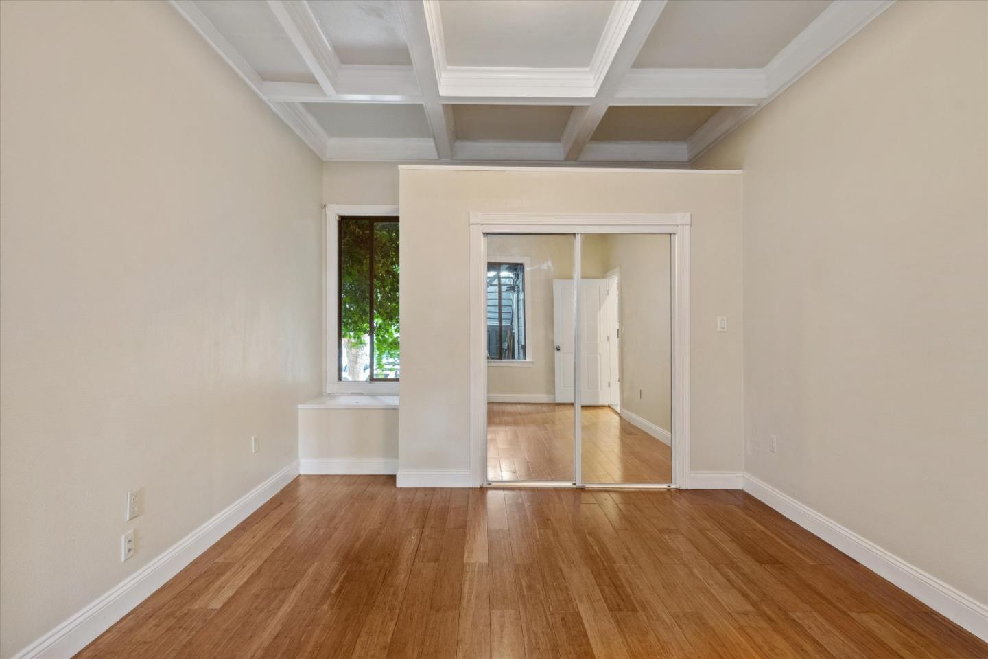 Detail Gallery Image 6 of 32 For 1319 S Van Ness Ave, San Francisco,  CA 94110 - – Beds | – Baths
