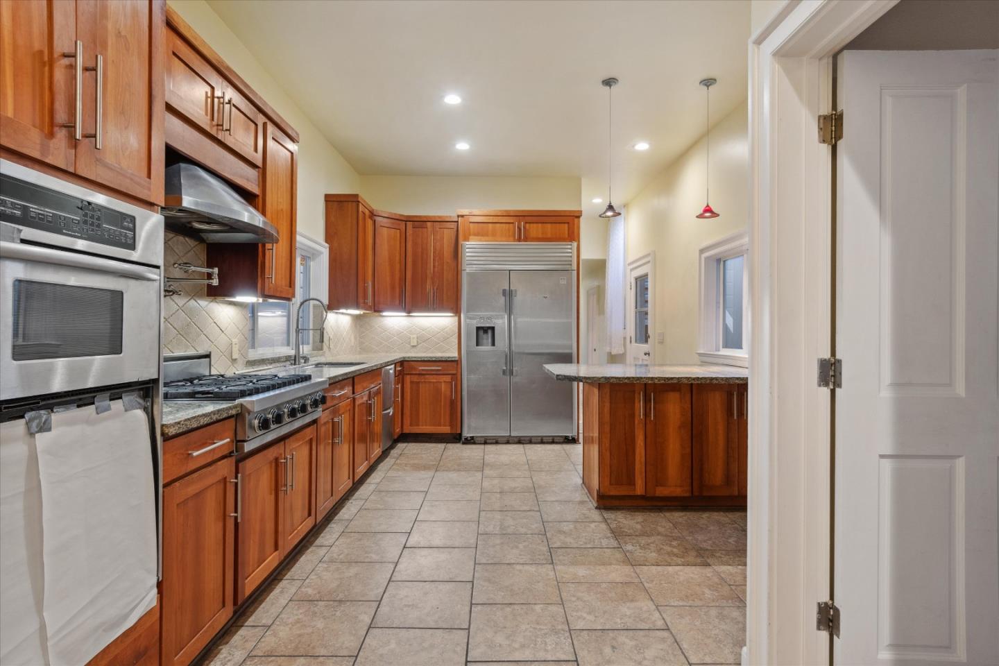 Detail Gallery Image 8 of 32 For 1319 S Van Ness Ave, San Francisco,  CA 94110 - – Beds | – Baths
