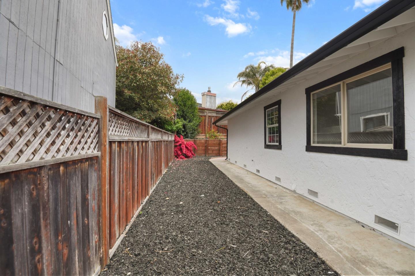 Detail Gallery Image 4 of 36 For 16 Melwood Ct, Watsonville,  CA 95076 - 3 Beds | 2 Baths