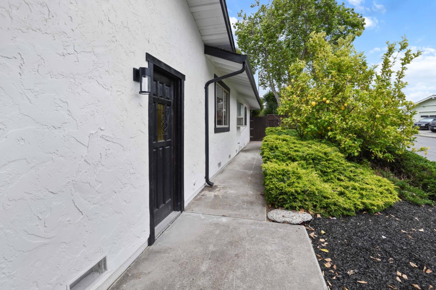 Detail Gallery Image 5 of 36 For 16 Melwood Ct, Watsonville,  CA 95076 - 3 Beds | 2 Baths