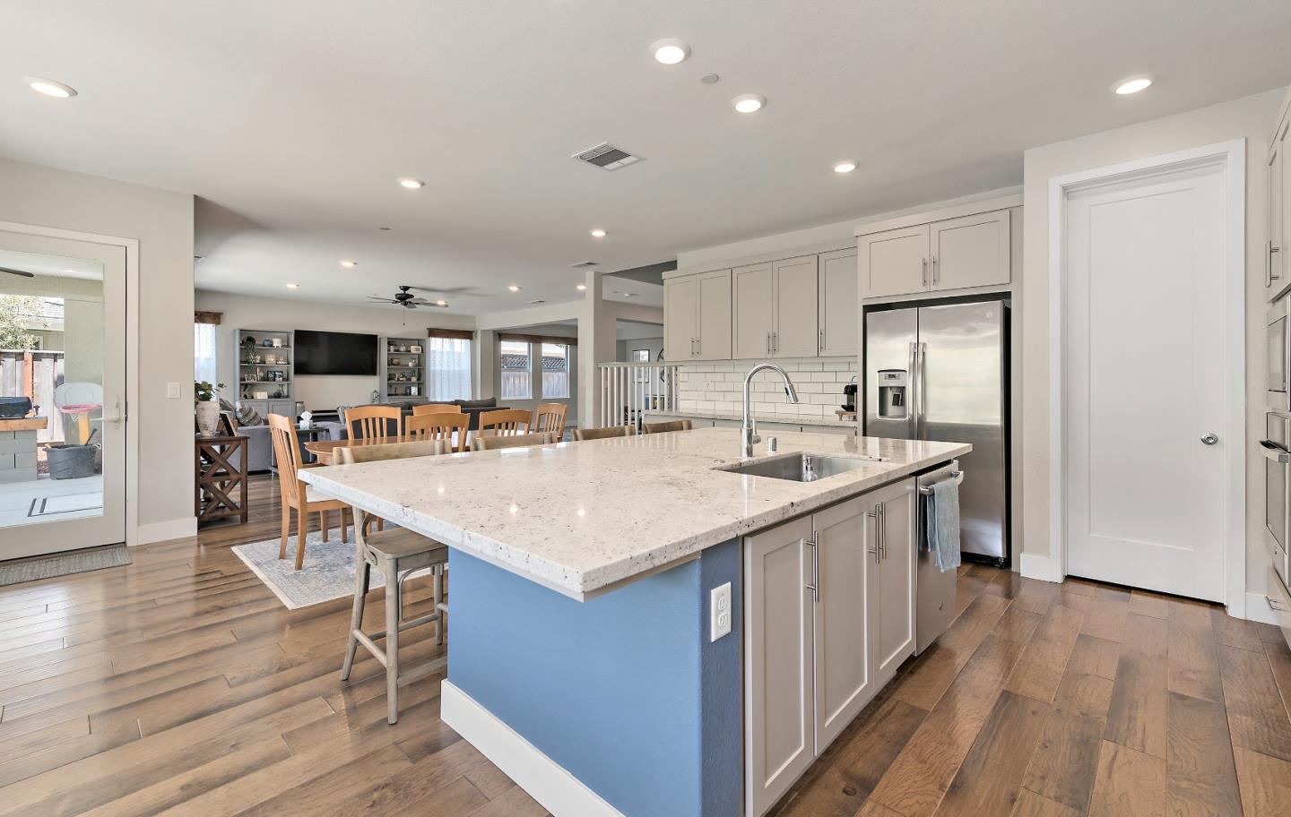 Detail Gallery Image 11 of 40 For 1611 Vinsanto Ct, Gilroy,  CA 95020 - 5 Beds | 4/1 Baths
