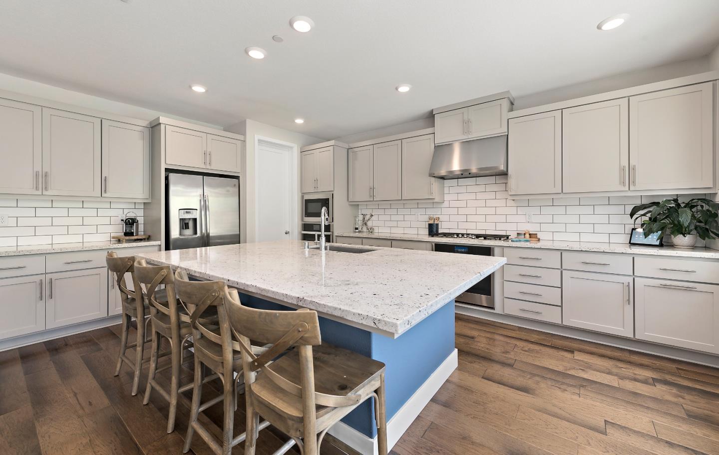 Detail Gallery Image 12 of 40 For 1611 Vinsanto Ct, Gilroy,  CA 95020 - 5 Beds | 4/1 Baths