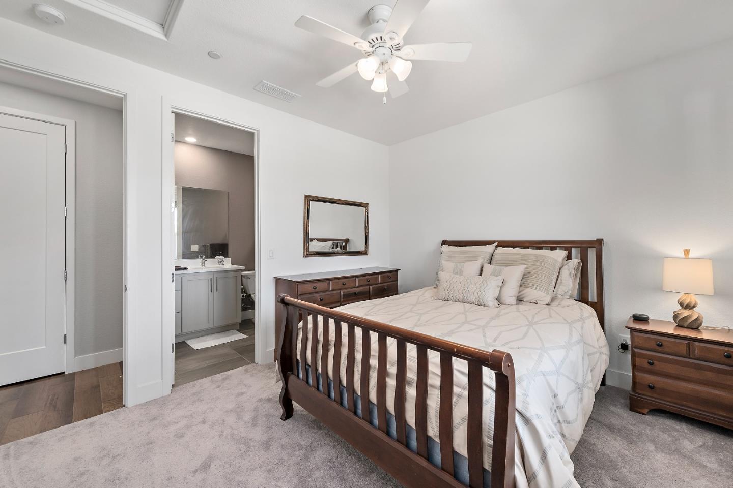 Detail Gallery Image 15 of 40 For 1611 Vinsanto Ct, Gilroy,  CA 95020 - 5 Beds | 4/1 Baths