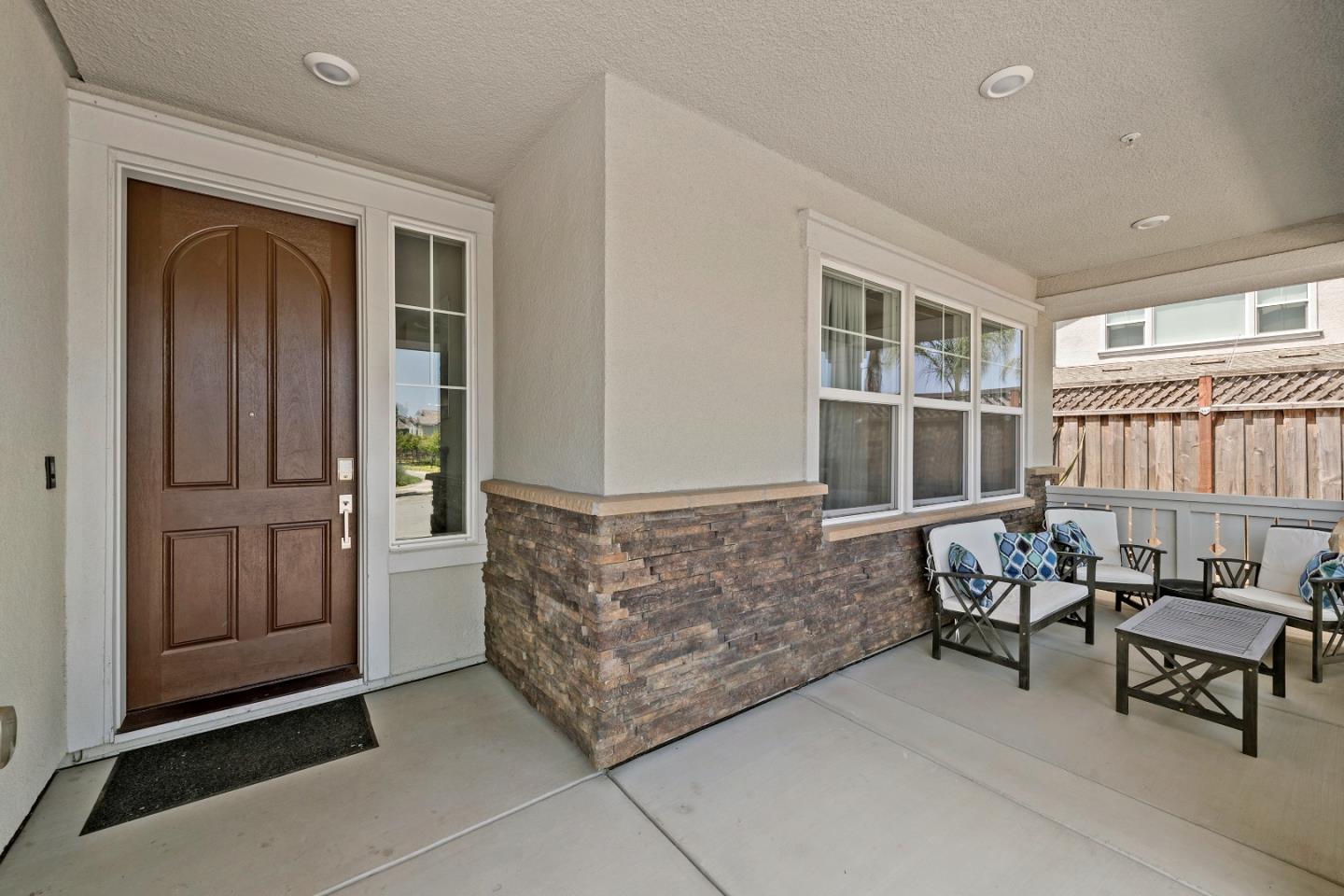 Detail Gallery Image 3 of 40 For 1611 Vinsanto Ct, Gilroy,  CA 95020 - 5 Beds | 4/1 Baths