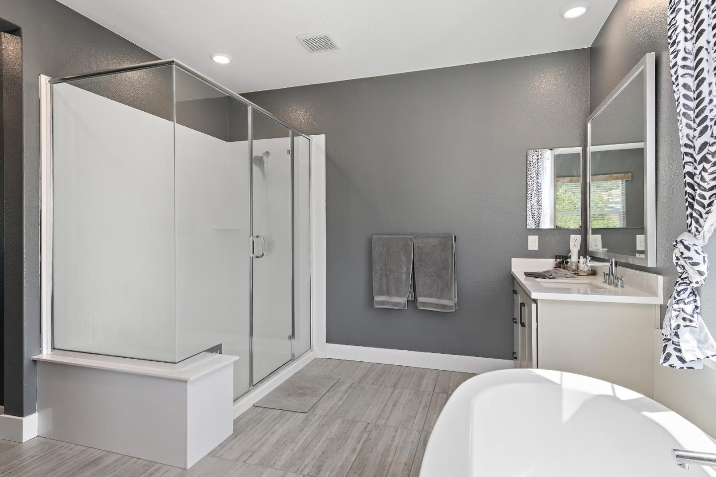 Detail Gallery Image 31 of 40 For 1611 Vinsanto Ct, Gilroy,  CA 95020 - 5 Beds | 4/1 Baths