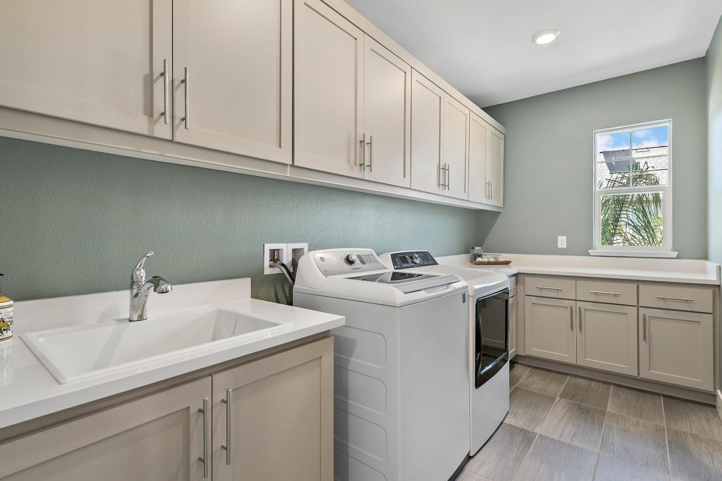 Detail Gallery Image 32 of 40 For 1611 Vinsanto Ct, Gilroy,  CA 95020 - 5 Beds | 4/1 Baths
