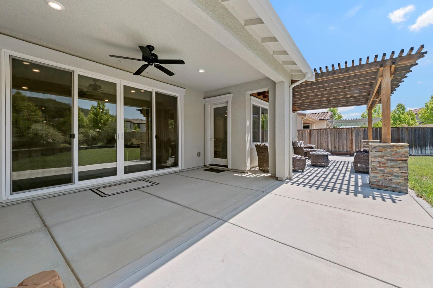 Detail Gallery Image 33 of 40 For 1611 Vinsanto Ct, Gilroy,  CA 95020 - 5 Beds | 4/1 Baths