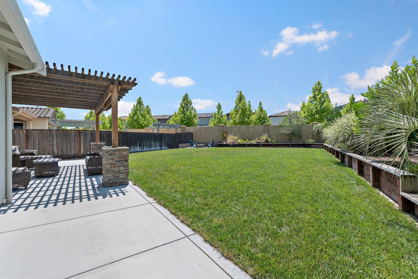 Detail Gallery Image 34 of 40 For 1611 Vinsanto Ct, Gilroy,  CA 95020 - 5 Beds | 4/1 Baths