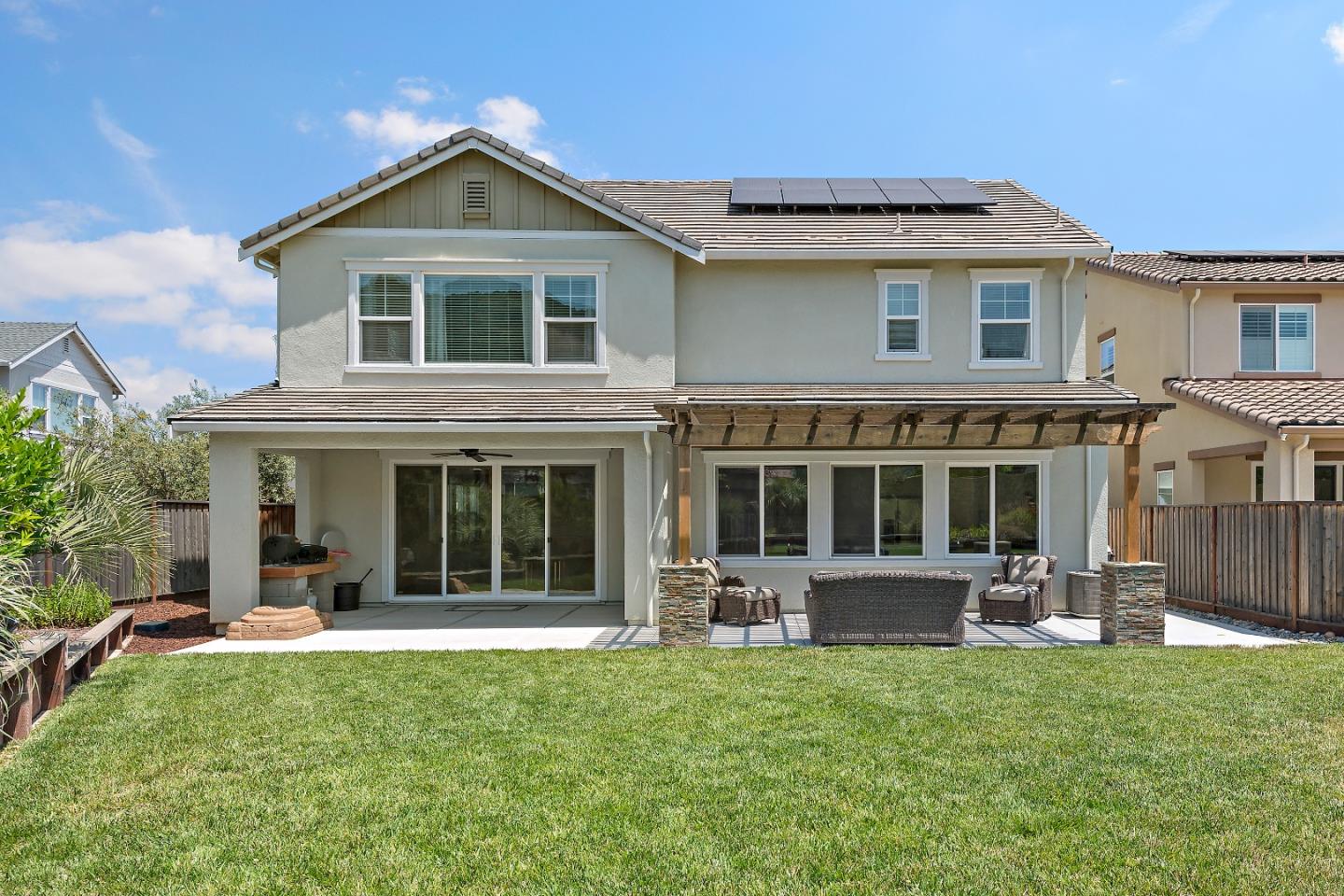 Detail Gallery Image 37 of 40 For 1611 Vinsanto Ct, Gilroy,  CA 95020 - 5 Beds | 4/1 Baths