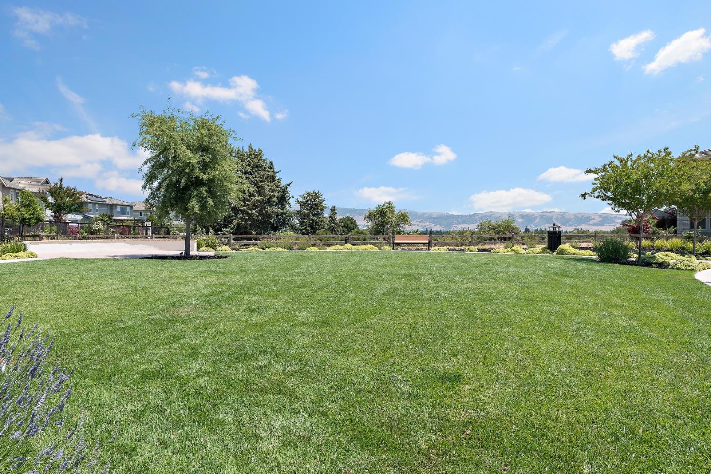 Detail Gallery Image 38 of 40 For 1611 Vinsanto Ct, Gilroy,  CA 95020 - 5 Beds | 4/1 Baths