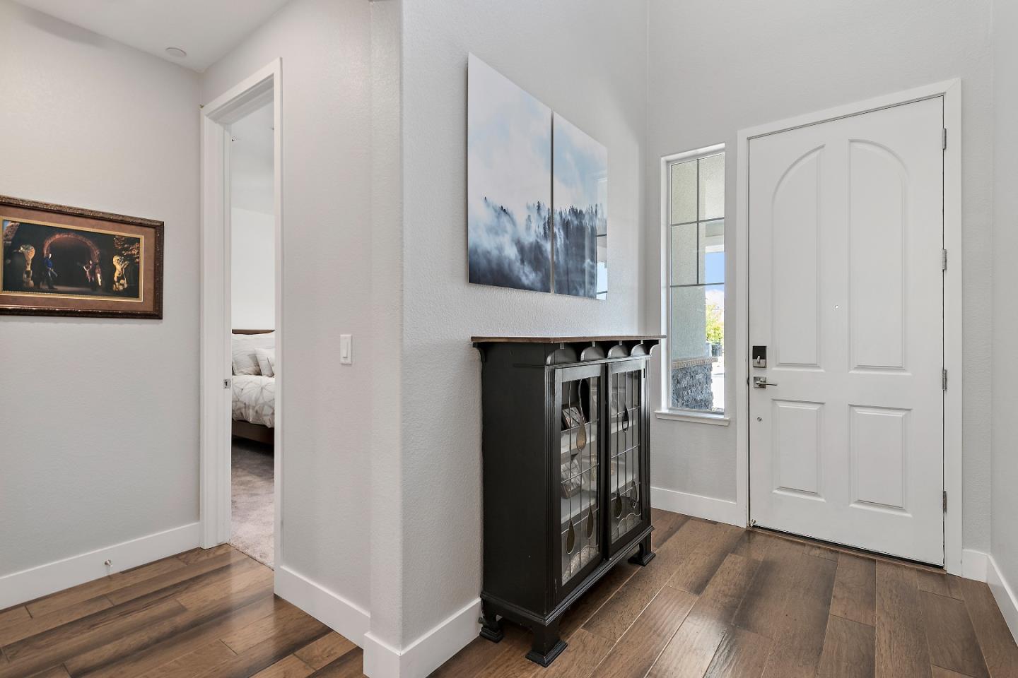 Detail Gallery Image 4 of 40 For 1611 Vinsanto Ct, Gilroy,  CA 95020 - 5 Beds | 4/1 Baths