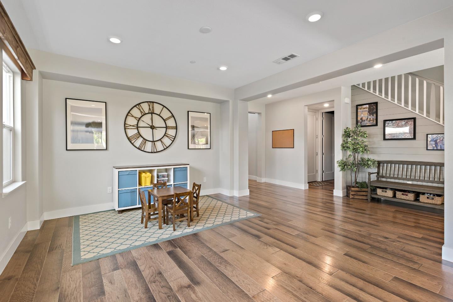 Detail Gallery Image 8 of 40 For 1611 Vinsanto Ct, Gilroy,  CA 95020 - 5 Beds | 4/1 Baths