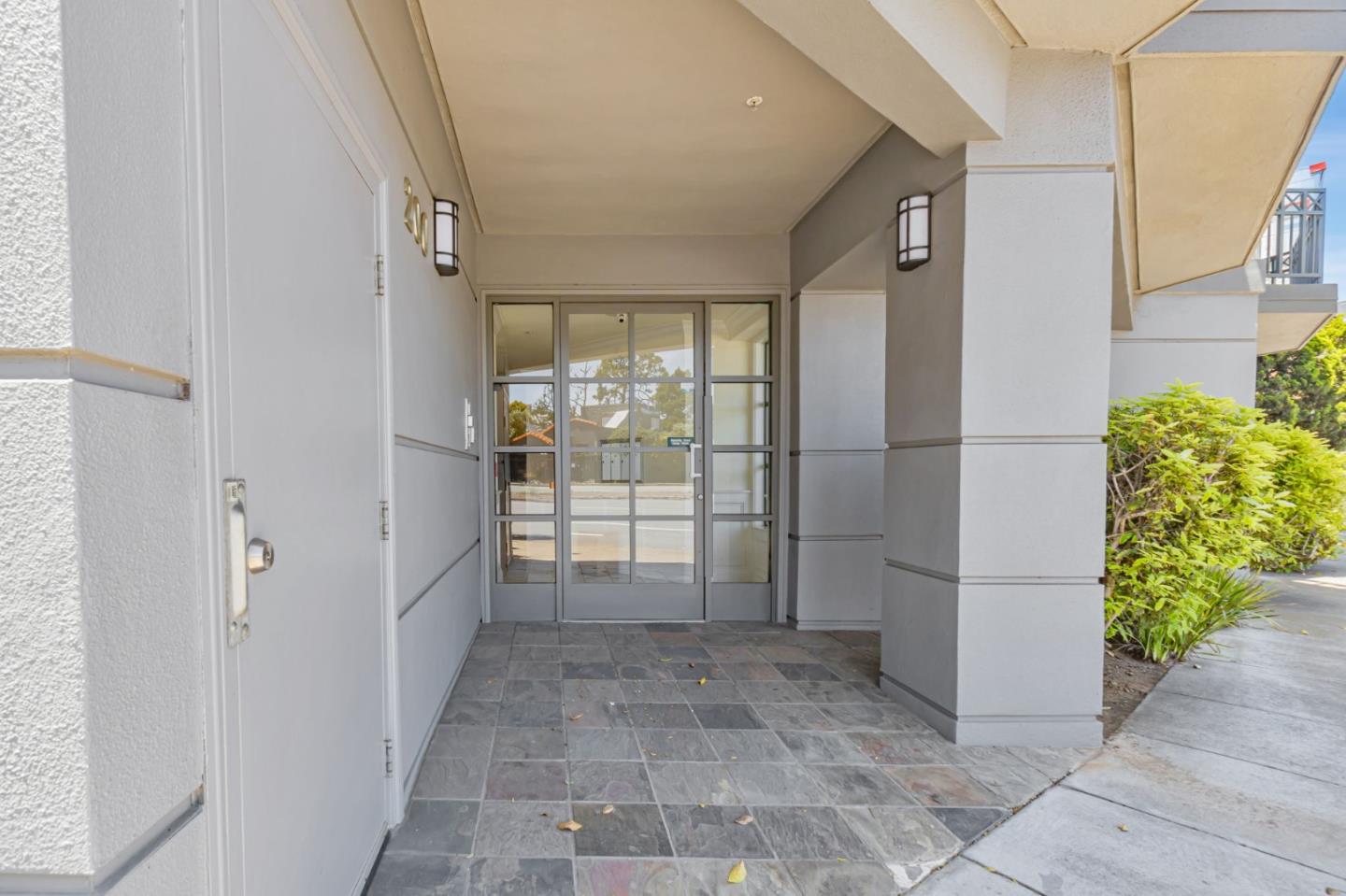 Detail Gallery Image 3 of 34 For 200 Portola Dr #201,  San Francisco,  CA 94131 - 2 Beds | 2 Baths