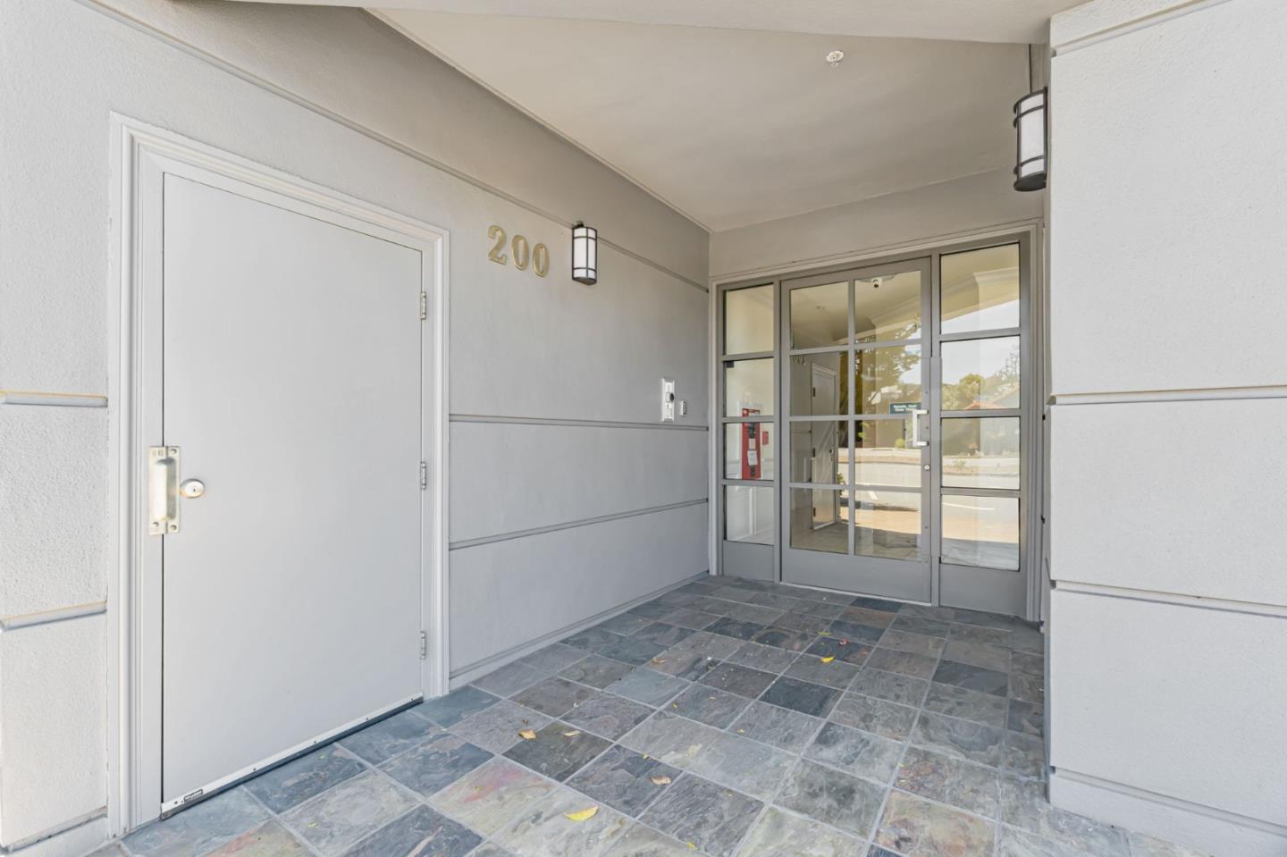 Detail Gallery Image 4 of 34 For 200 Portola Dr #201,  San Francisco,  CA 94131 - 2 Beds | 2 Baths