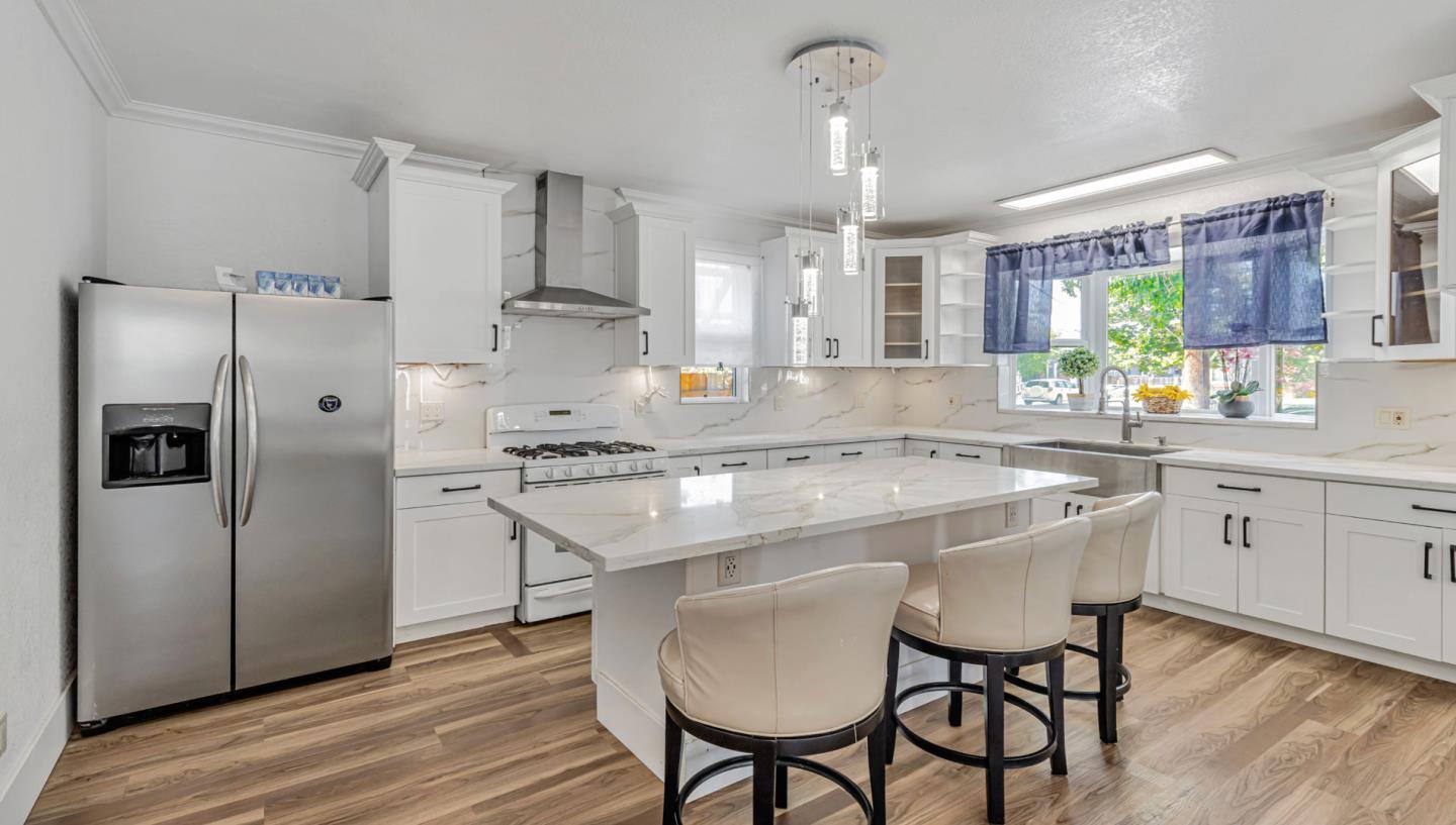 Detail Gallery Image 8 of 26 For 1144 S 9th St, San Jose,  CA 95112 - 3 Beds | 2 Baths