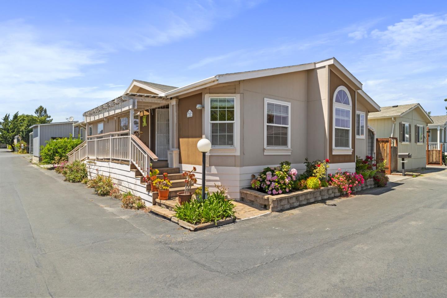 Detail Gallery Image 2 of 21 For 789 Green Valley Rd #109,  Watsonville,  CA 95076 - 3 Beds | 2 Baths
