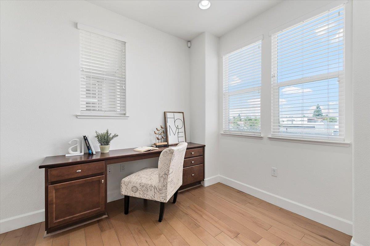 Detail Gallery Image 13 of 38 For 1507 Canal St, Milpitas,  CA 95035 - 3 Beds | 3/1 Baths