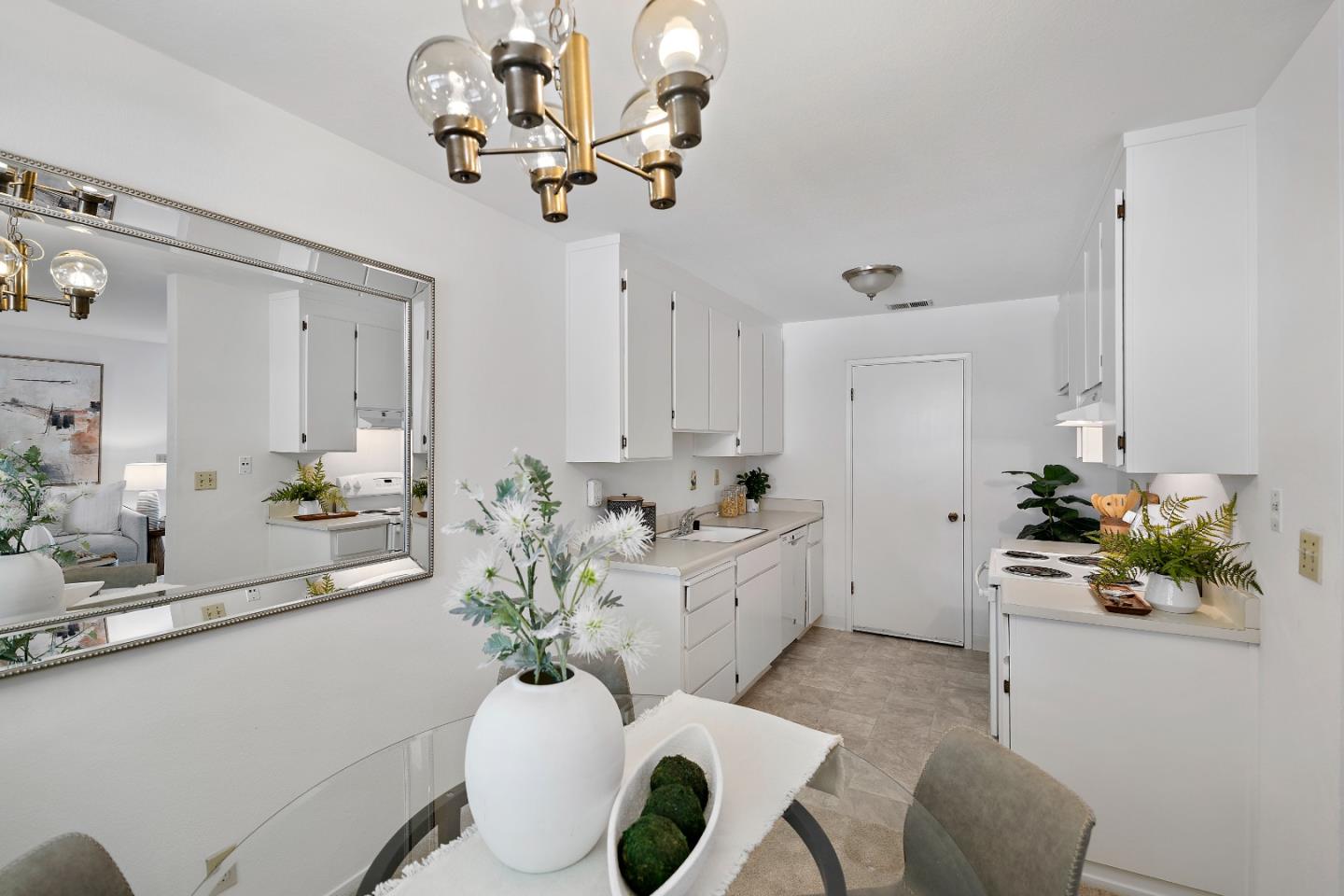 Detail Gallery Image 7 of 20 For 1396 Palm St, San Jose,  CA 95110 - 2 Beds | 1 Baths
