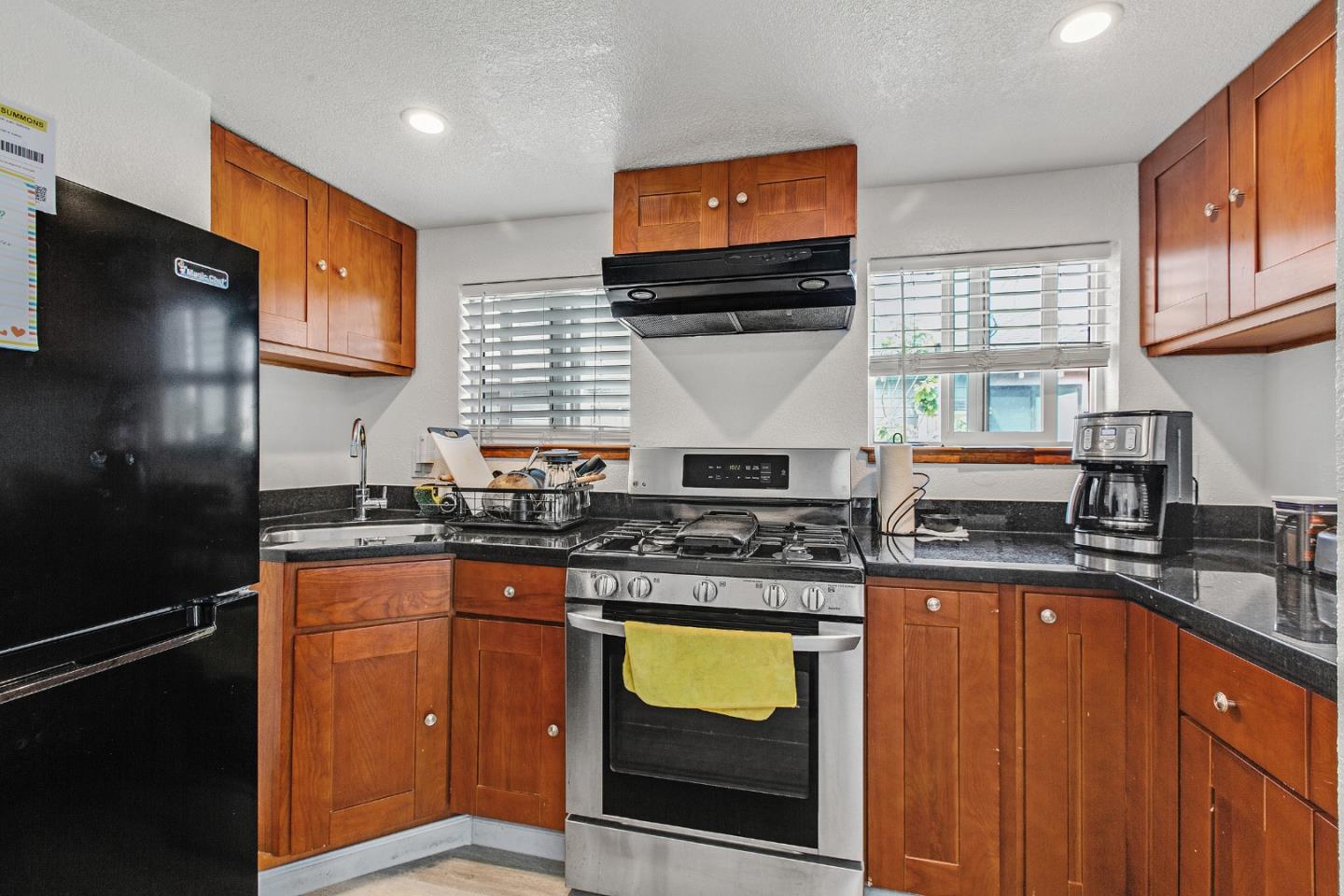 Detail Gallery Image 12 of 74 For 419 Harvey Way, Pacifica,  CA 94044 - – Beds | – Baths