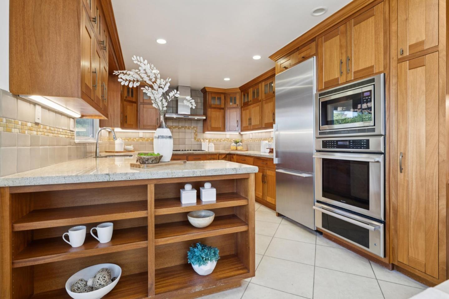 Detail Gallery Image 13 of 74 For 2684 Summit Dr, Burlingame,  CA 94010 - 4 Beds | 4 Baths