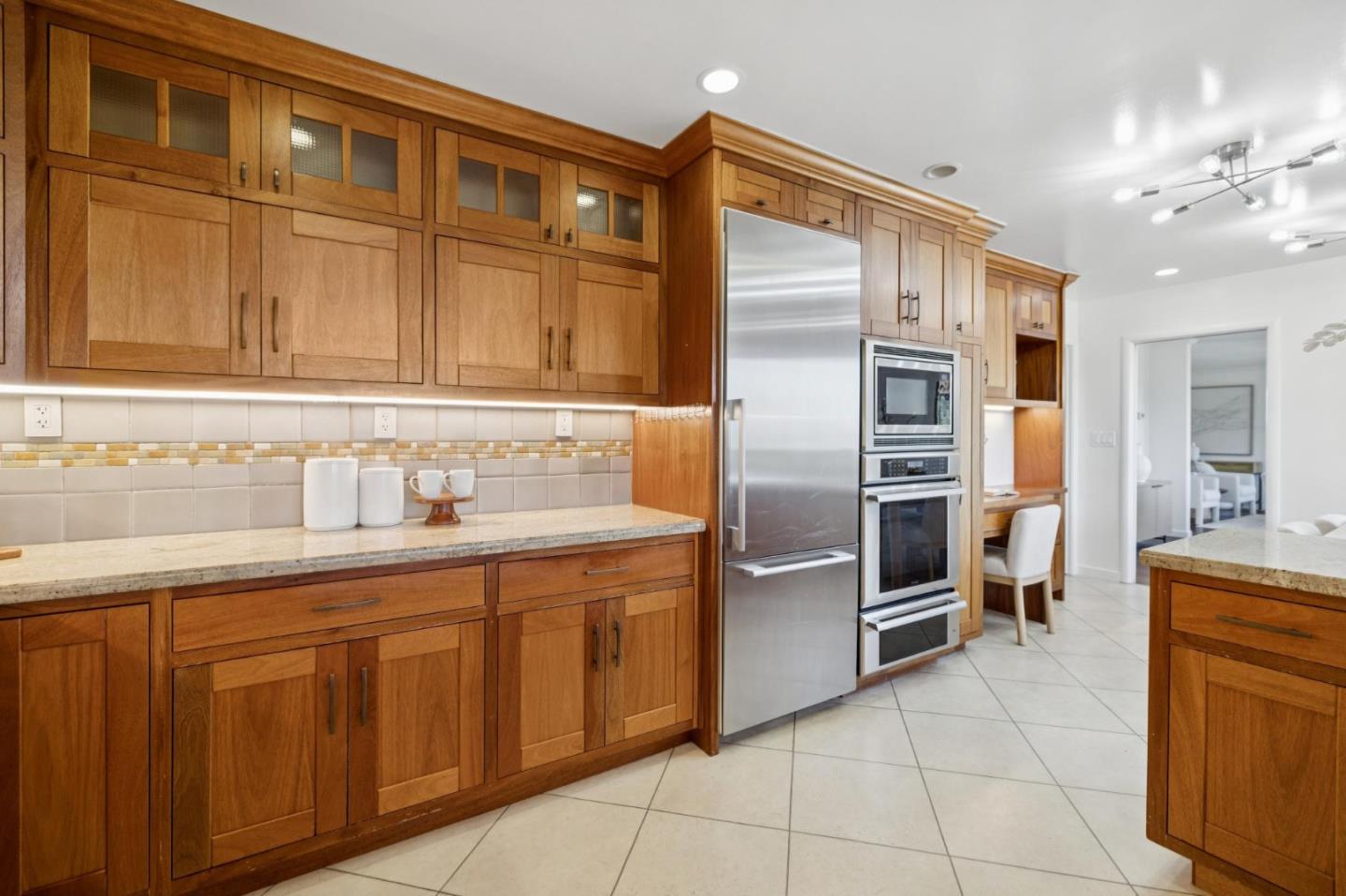 Detail Gallery Image 15 of 74 For 2684 Summit Dr, Burlingame,  CA 94010 - 4 Beds | 4 Baths