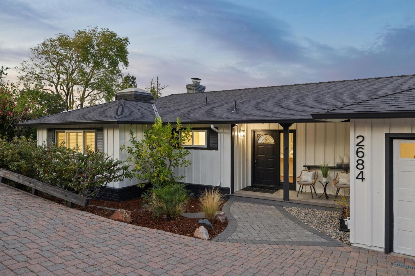 Detail Gallery Image 3 of 74 For 2684 Summit Dr, Burlingame,  CA 94010 - 4 Beds | 4 Baths