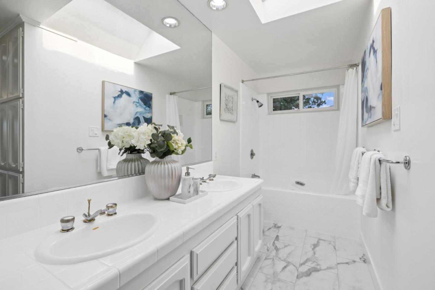 Detail Gallery Image 35 of 74 For 2684 Summit Dr, Burlingame,  CA 94010 - 4 Beds | 4 Baths