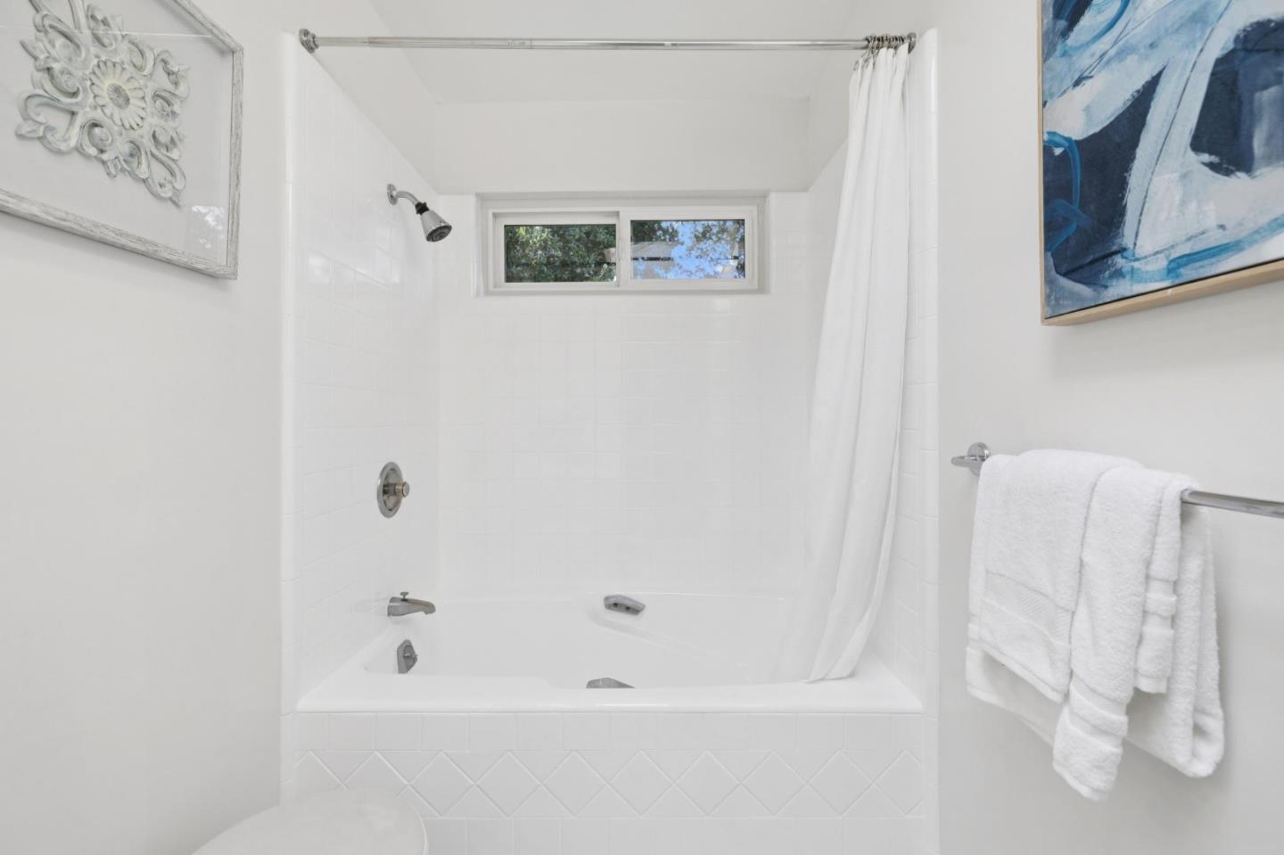 Detail Gallery Image 36 of 74 For 2684 Summit Dr, Burlingame,  CA 94010 - 4 Beds | 4 Baths